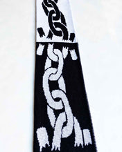 Load image into Gallery viewer, Broken Link Knitted Scarf by Everydays