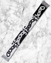 Load image into Gallery viewer, Broken Link Knitted Scarf by Everydays