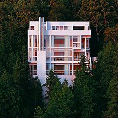 The timeless Douglas House by Richard Meier. Early 70s